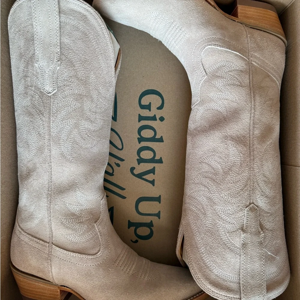 Tecovas - The Annie in Fawn Suede (Size 6, Brand New) - Picture 8 of 9